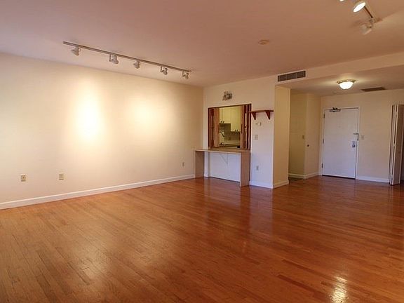3rd image of 50 Winchester St APT 304