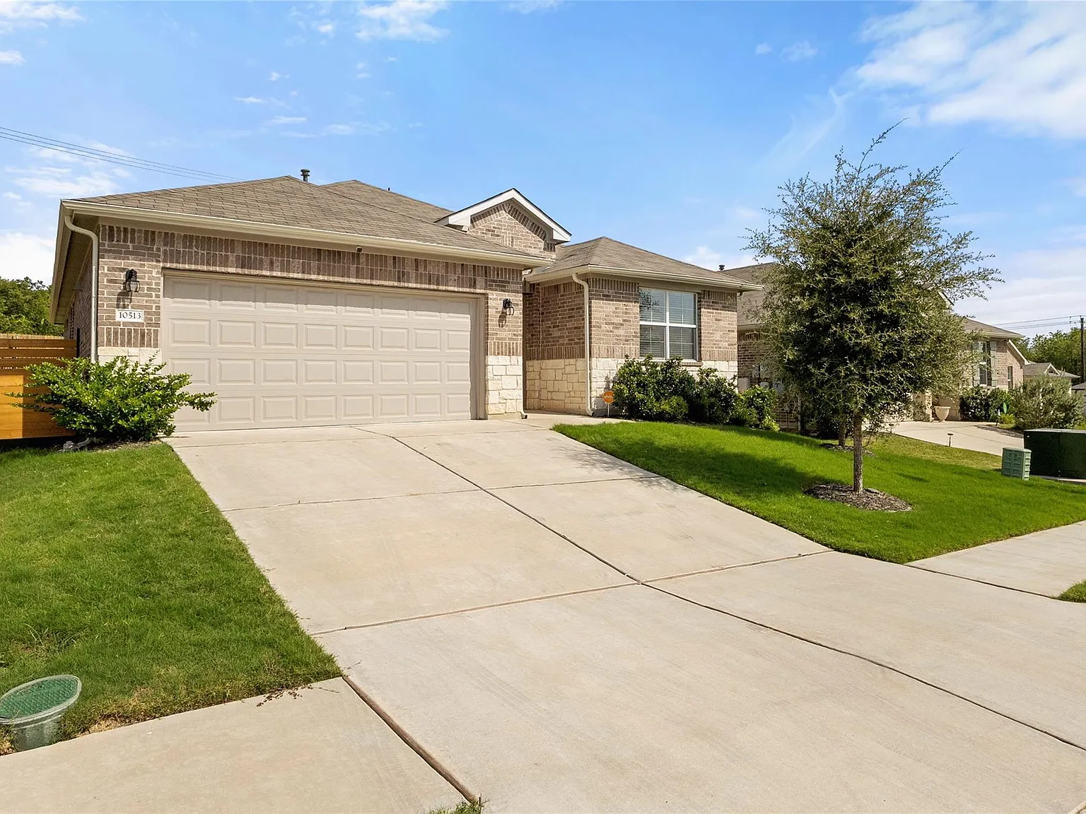 4 bed, 2.0 bath, 1659 sqft, $3,400 — Photo 2