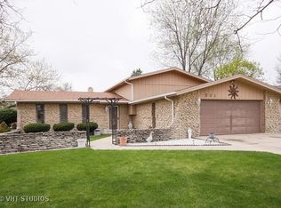 501 Edgebrook Dr, Shorewood, IL