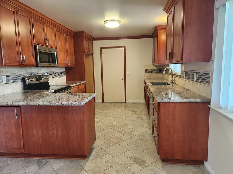 14320 Sycamore Ave — Photo 17