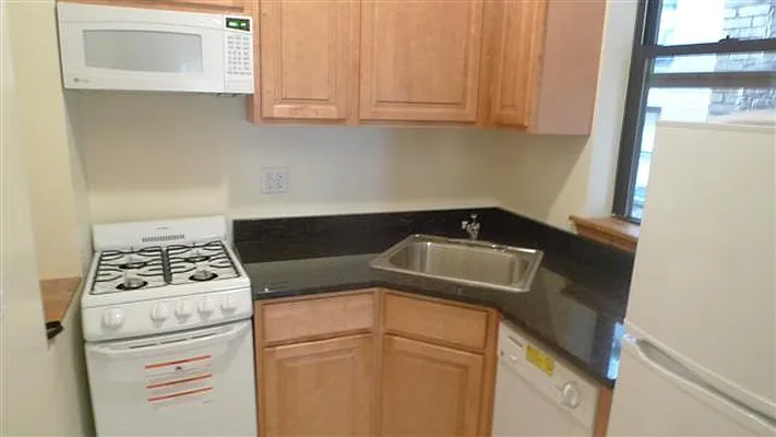 Rented by Guidance Realty Corp. | media 22