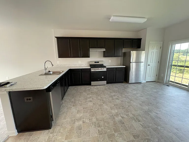 320 Starry Way Dr — Photo 6