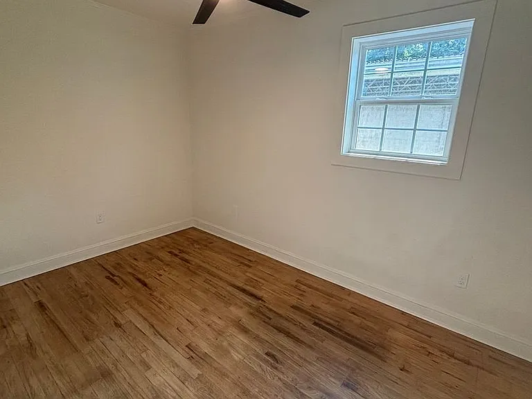 213 Kelly St — Photo 9