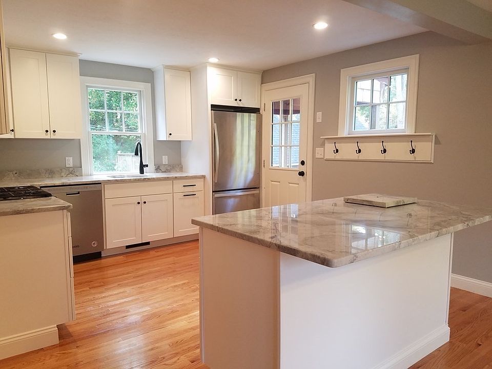 1st image of 221 Plymouth St