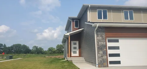 880 Titan Dr Photo 1