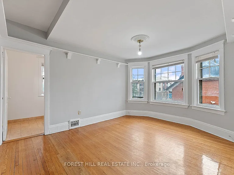 36 Arnold Cres #UPPER — Photo 9