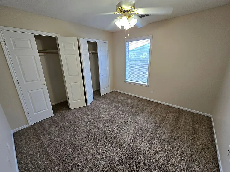 1704 Rock Hollow Loop — Photo 13