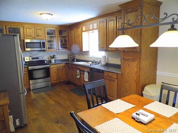 4th image of 2571 Old Pond Dr #7