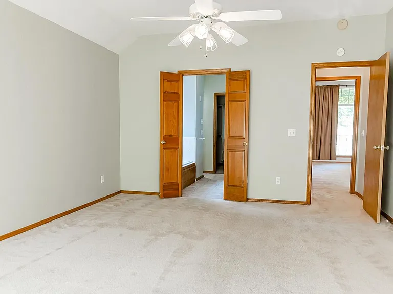 211 Oakdale Dr — Photo 16