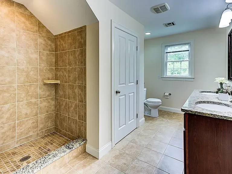 23 Holbrook Ln — Photo 11