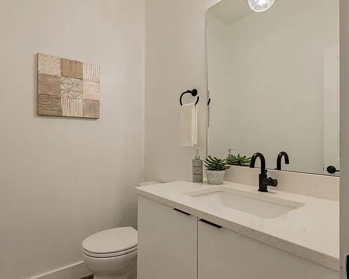 1120 Penn St NE #1 — Photo 9
