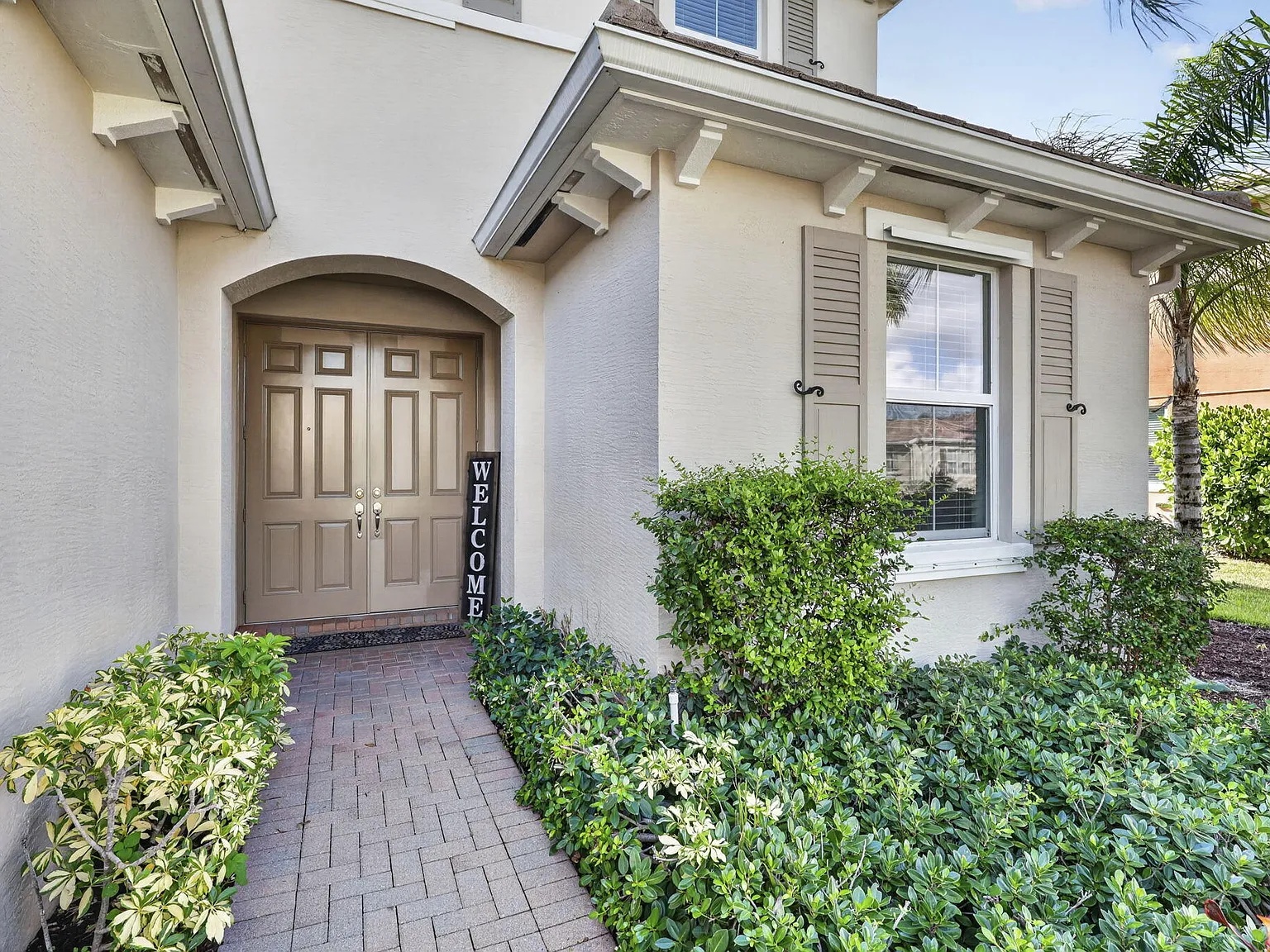4 bed, 3.5 bath, 2873 sqft, $4,290 — Photo 4