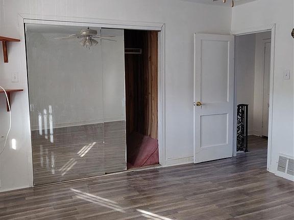 5th image of 2155 Fanshawe St