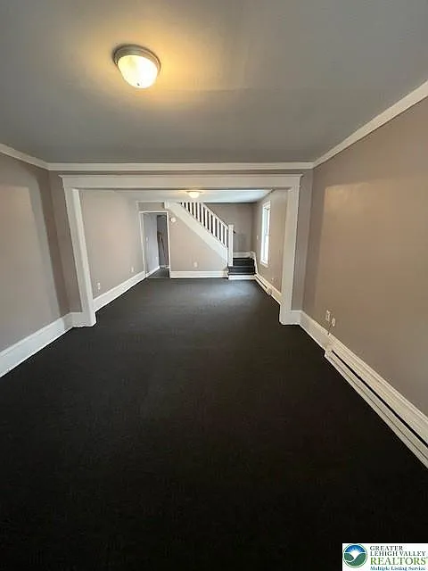 3 bed, 1.0 bath, 1100 sqft, $925 — Photo 2