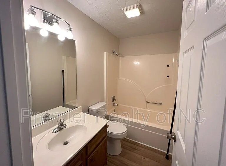 301 E Lake Dr #8 — Photo 7