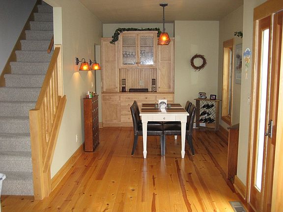 Formal dining w\built-in hutch