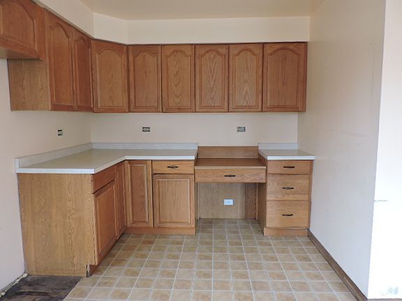 5th image of 2284 Westview Dr