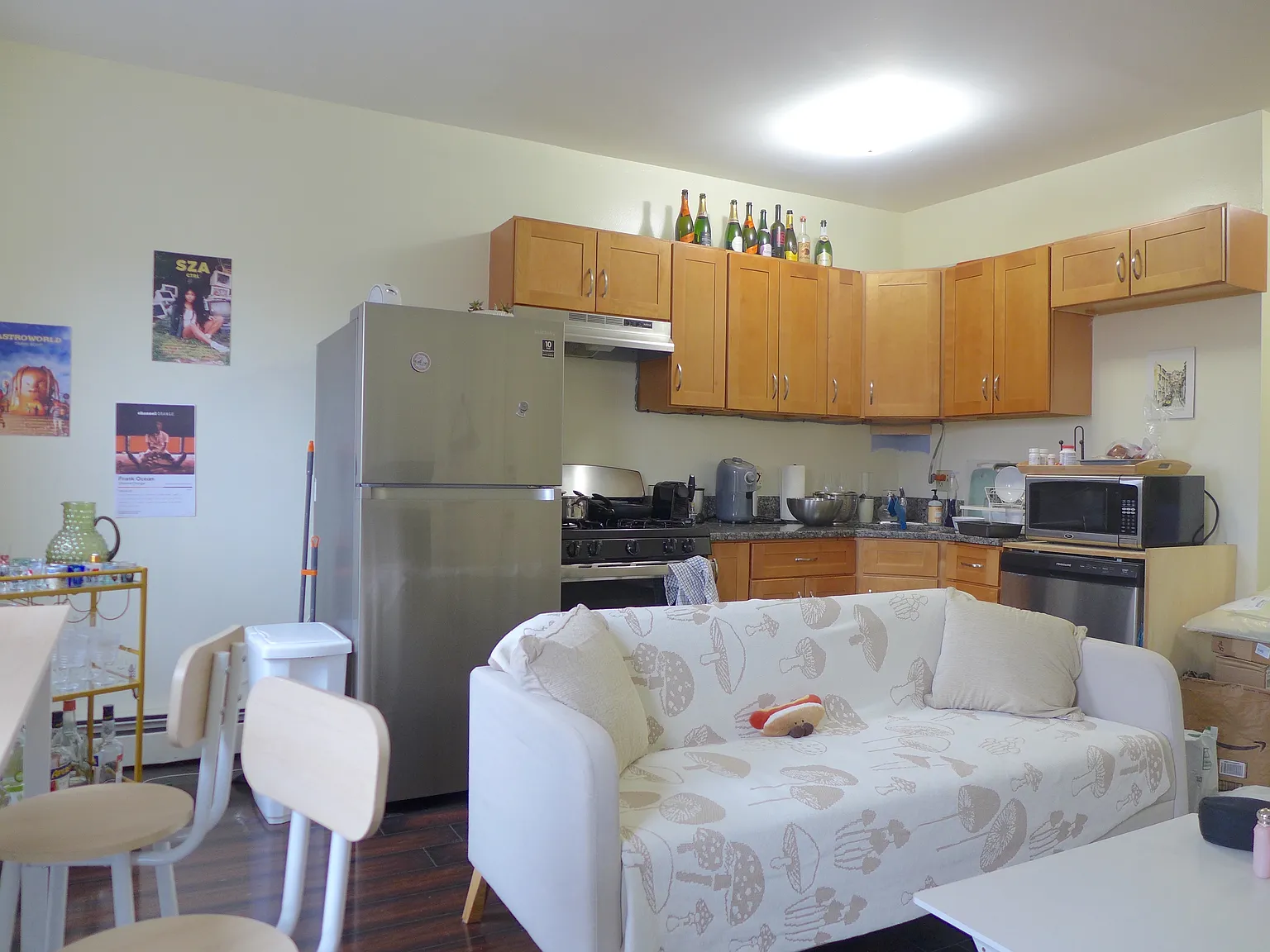 3 bed, 9999 sqft, $4,400 — Photo 4