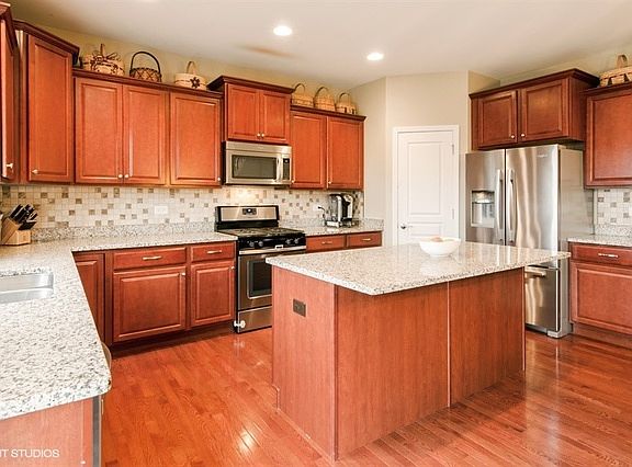 4th image of 3565 Edgewood Ct