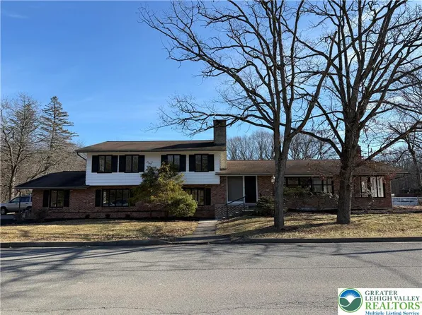 123 Eisenhower Blvd, Roseto, PA 18013
