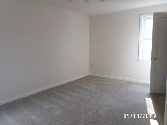 3rd image of 2850 N Elm St