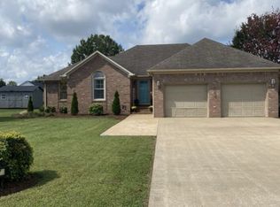 567 Cedar Ct, Lawrenceburg, TN 38464