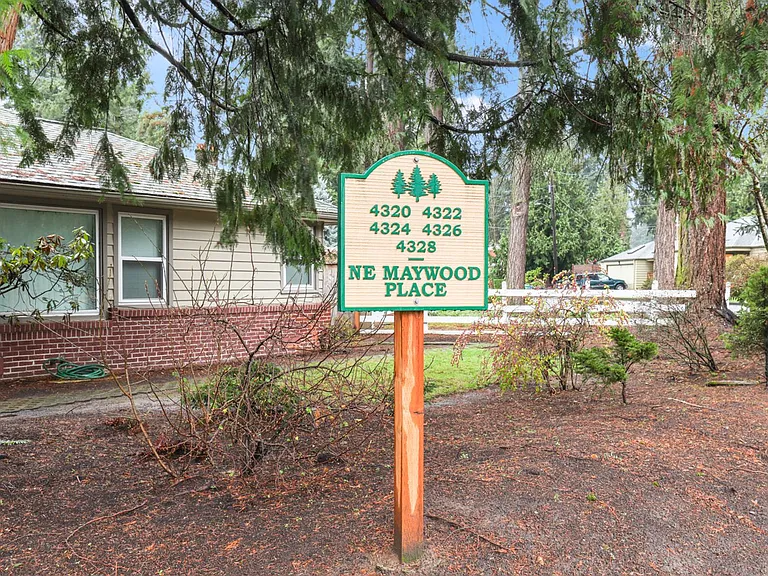 4320-4328 NE Maywood Pl — Photo 22