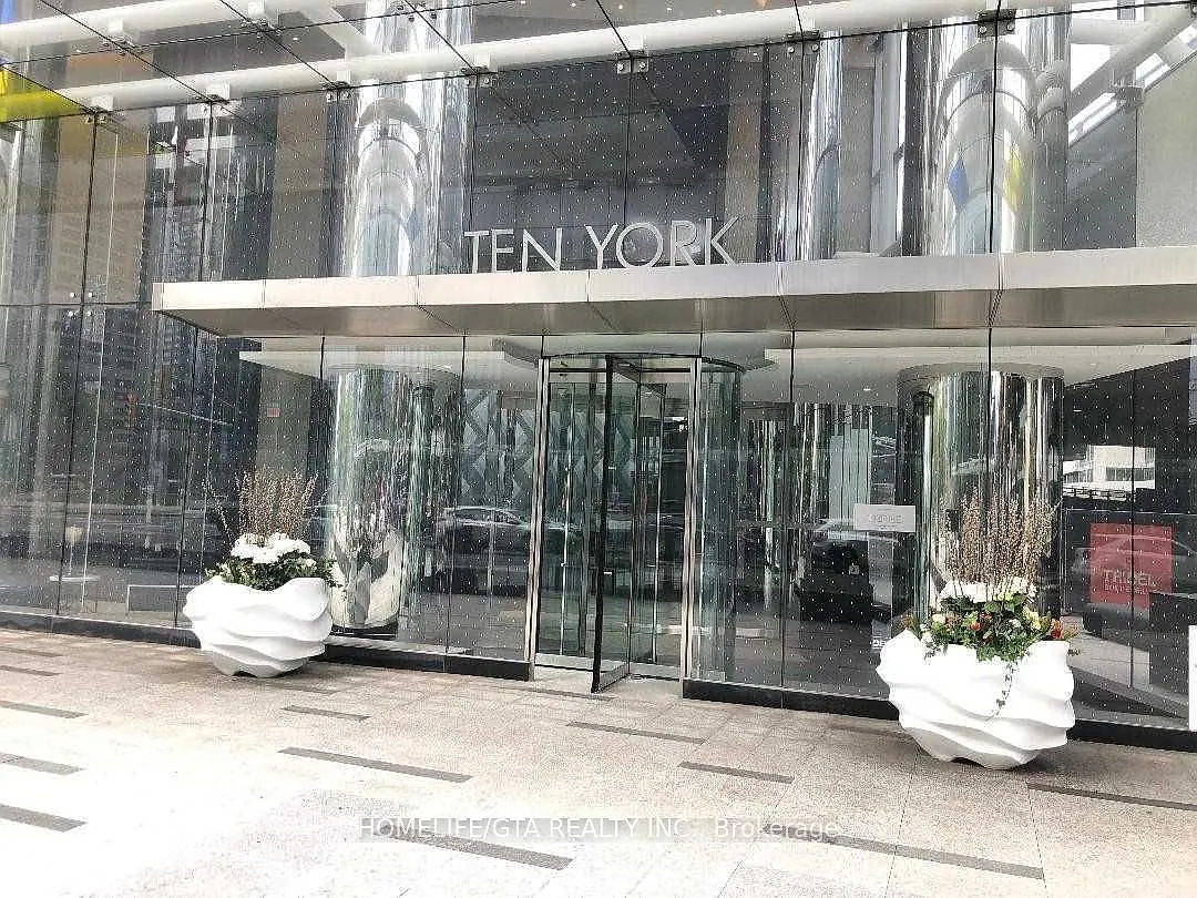 10 York St — Photo 1