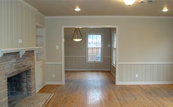 3rd image of 3845 Weyburn Dr