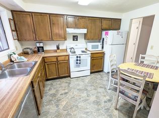 (Undisclosed Address), Sunriver, OR 97707