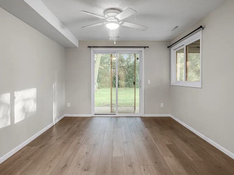 7416 Candlewood Dr N — Photo 18
