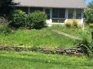 24 Farnum Rd, Lakeville, CT 06039