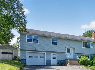 22 Vaughan Dr, Hampton, NB E5N 6V1