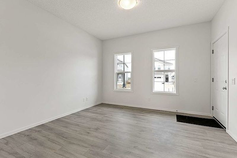Edmonton Apartment for rent - 3 Bedrooms — photo 3