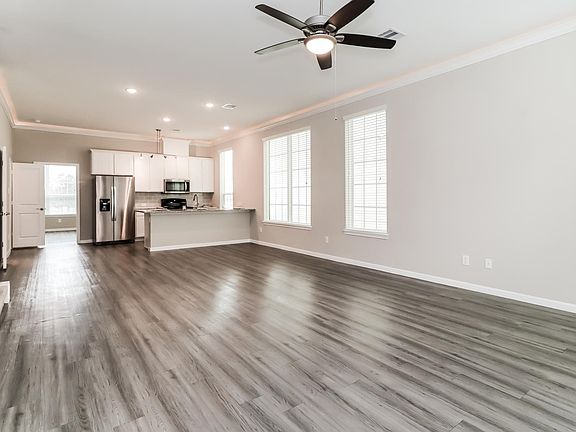 4th image of 4610 Windsor Square Dr