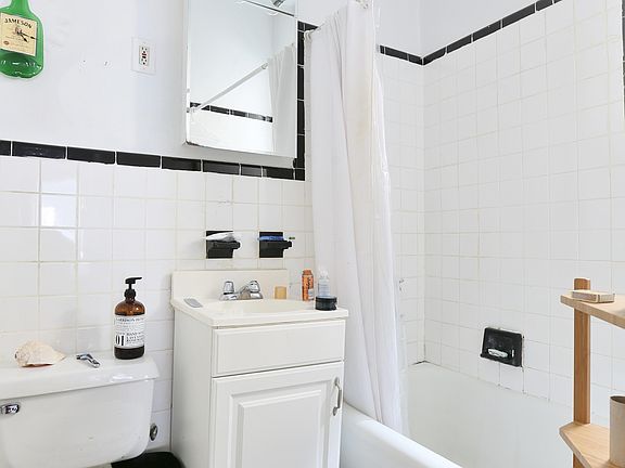 4th image of 1075 1st Ave APT 3C