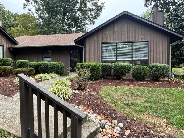 2515 Cottage Pl, Greensboro, NC 27455