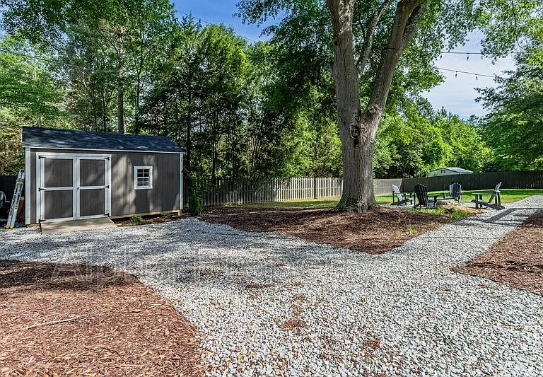 804 N Weston St — Photo 40