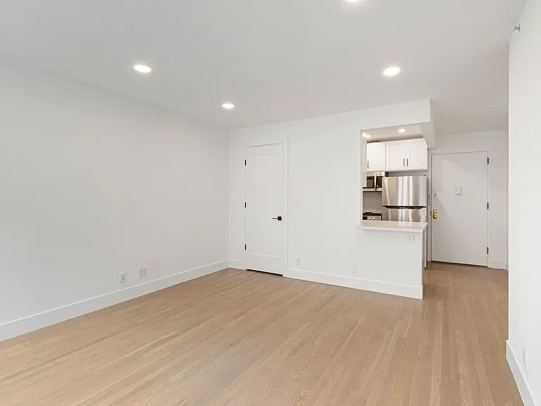 149 Franklin St #2F — Photo 3