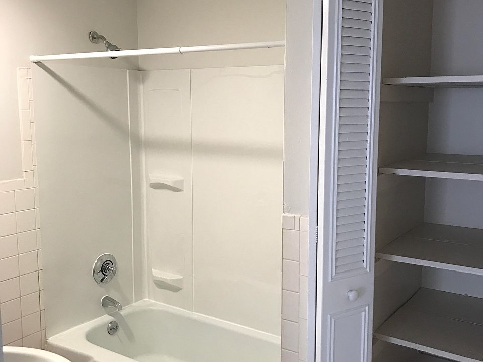 1st image of 40 Cumberland Dr APT B3