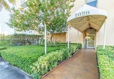 3rd image of 2020 NE 135th St APT 705