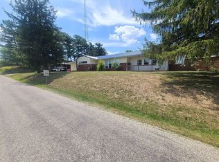 2915 Bender Rd, Marietta, OH 45750