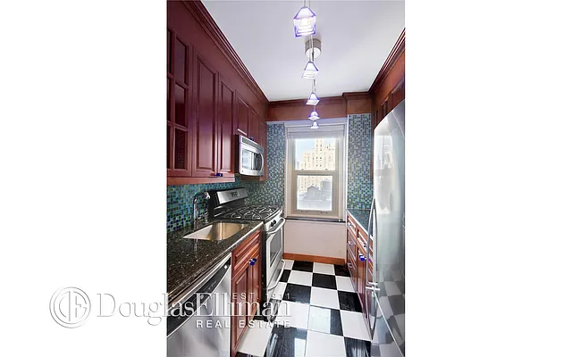 Rented by Douglas Elliman | media 4