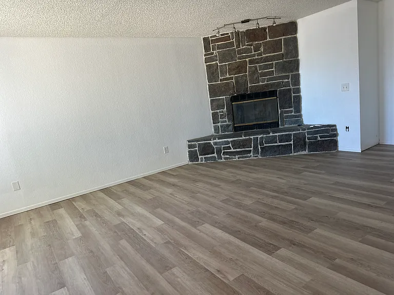 14723 Yucca St — Photo 7