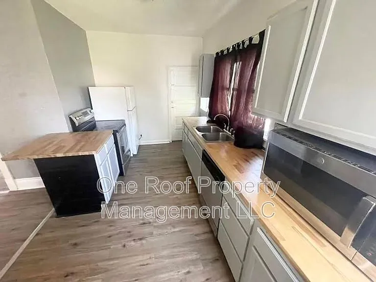 447 N Lawndale Ave — Photo 7