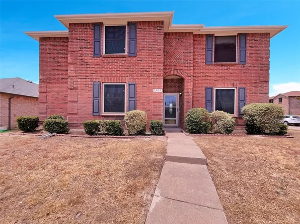 1305 Gentle Rain Dr, Lancaster, TX 75134