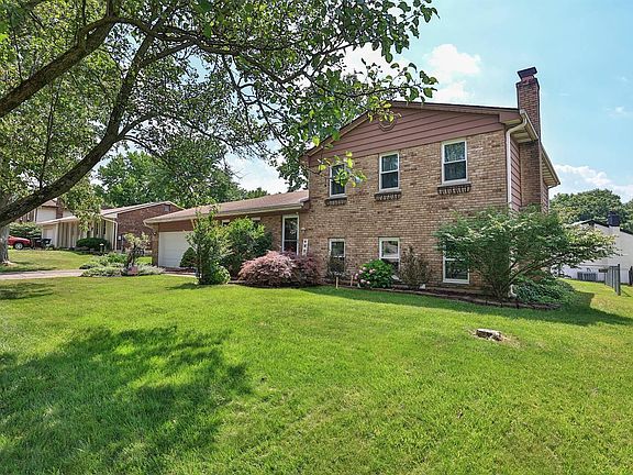 2nd image of 825 Eastland Dr