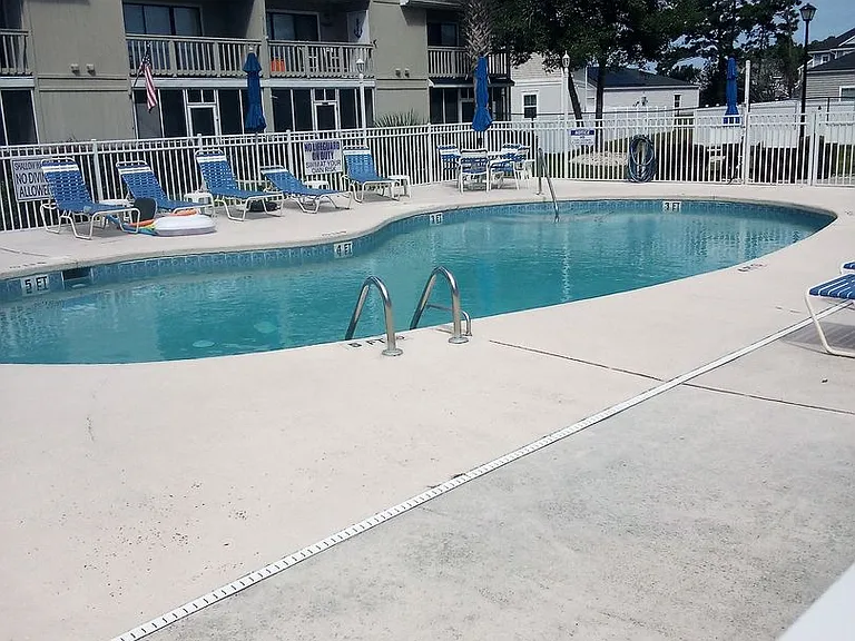 1870 Auburn Ln #20-A — Photo 2