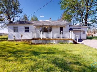 5831 Oak St, Stony Ridge, OH 43463