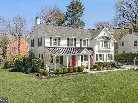 3rd image of 251 Rosedale Ave